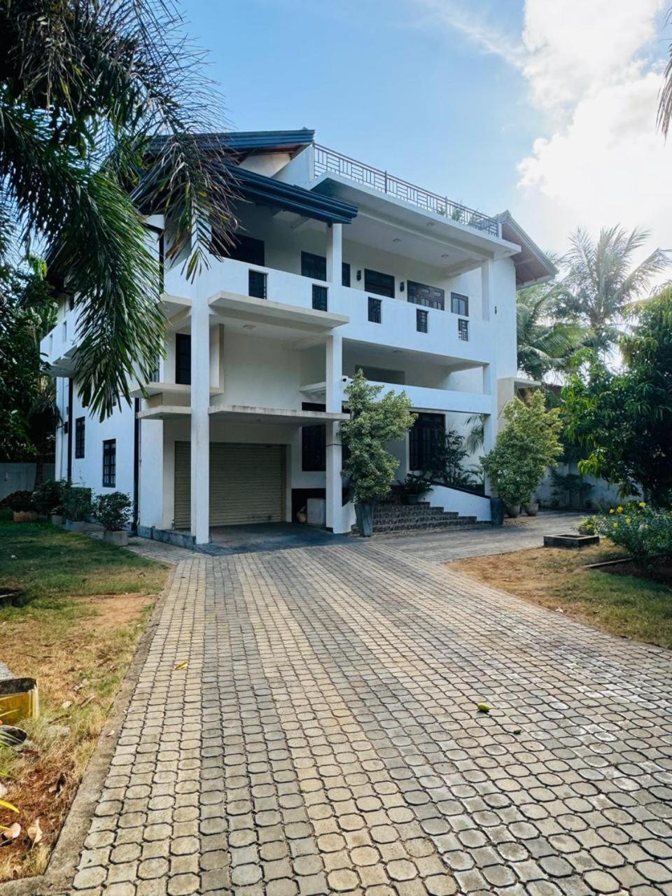 Hotel The Valampuri Jaffna Exterior foto
