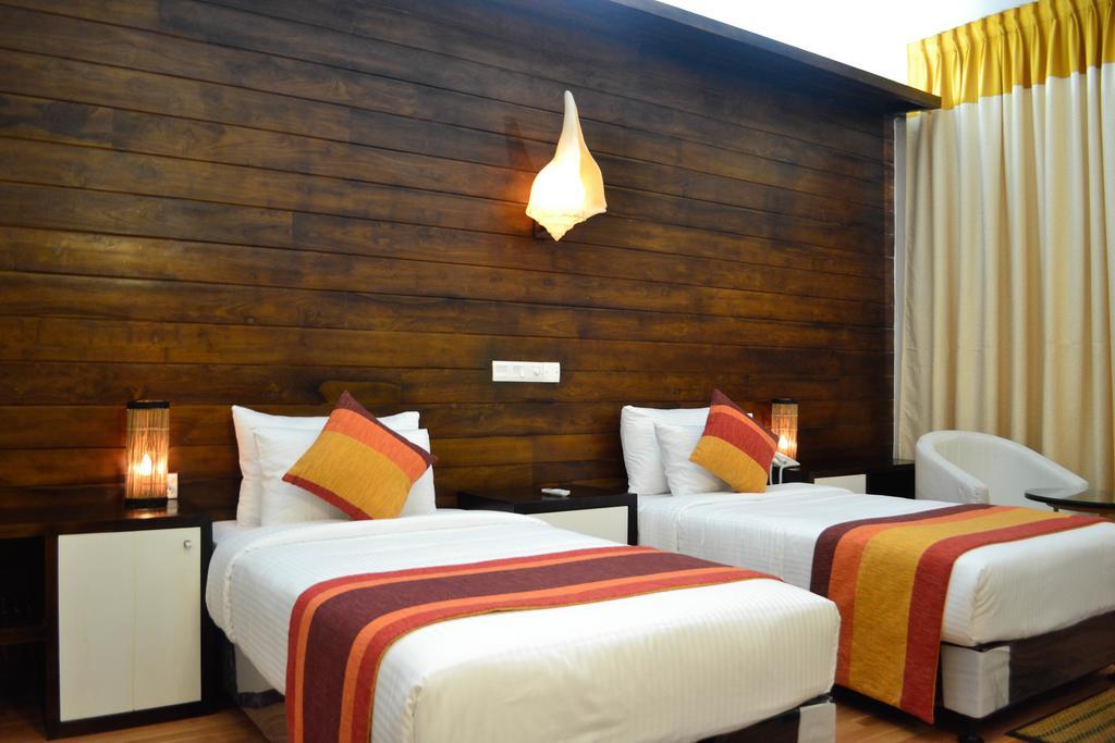 Hotel The Valampuri Jaffna Exterior foto